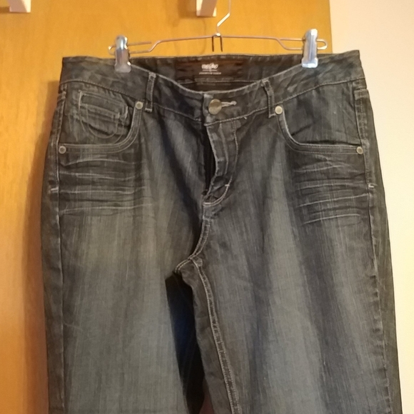 Jeans - Picture 2 of 5